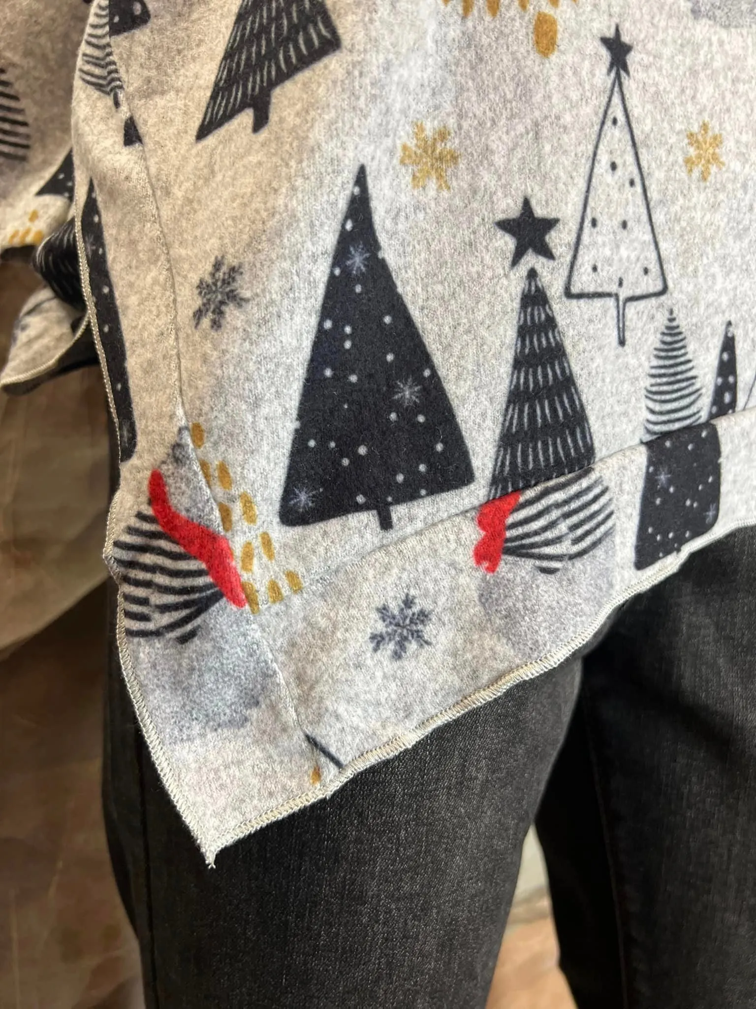22656 Dolman Slvs Holiday Tops