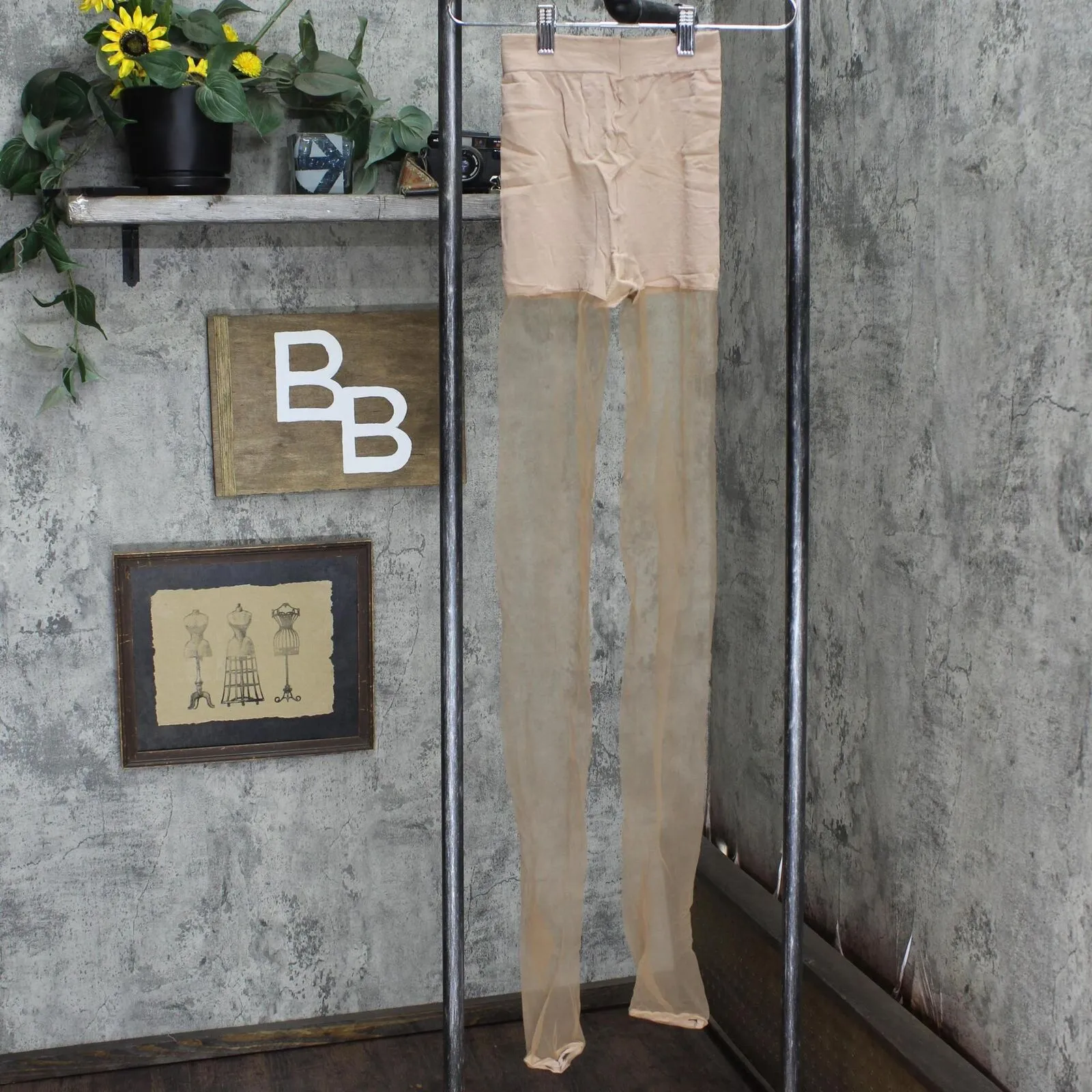 Berkshire Womens Ultra Sheer Hose without Toes Hosiery 5115 Natural Tan Brown 33
