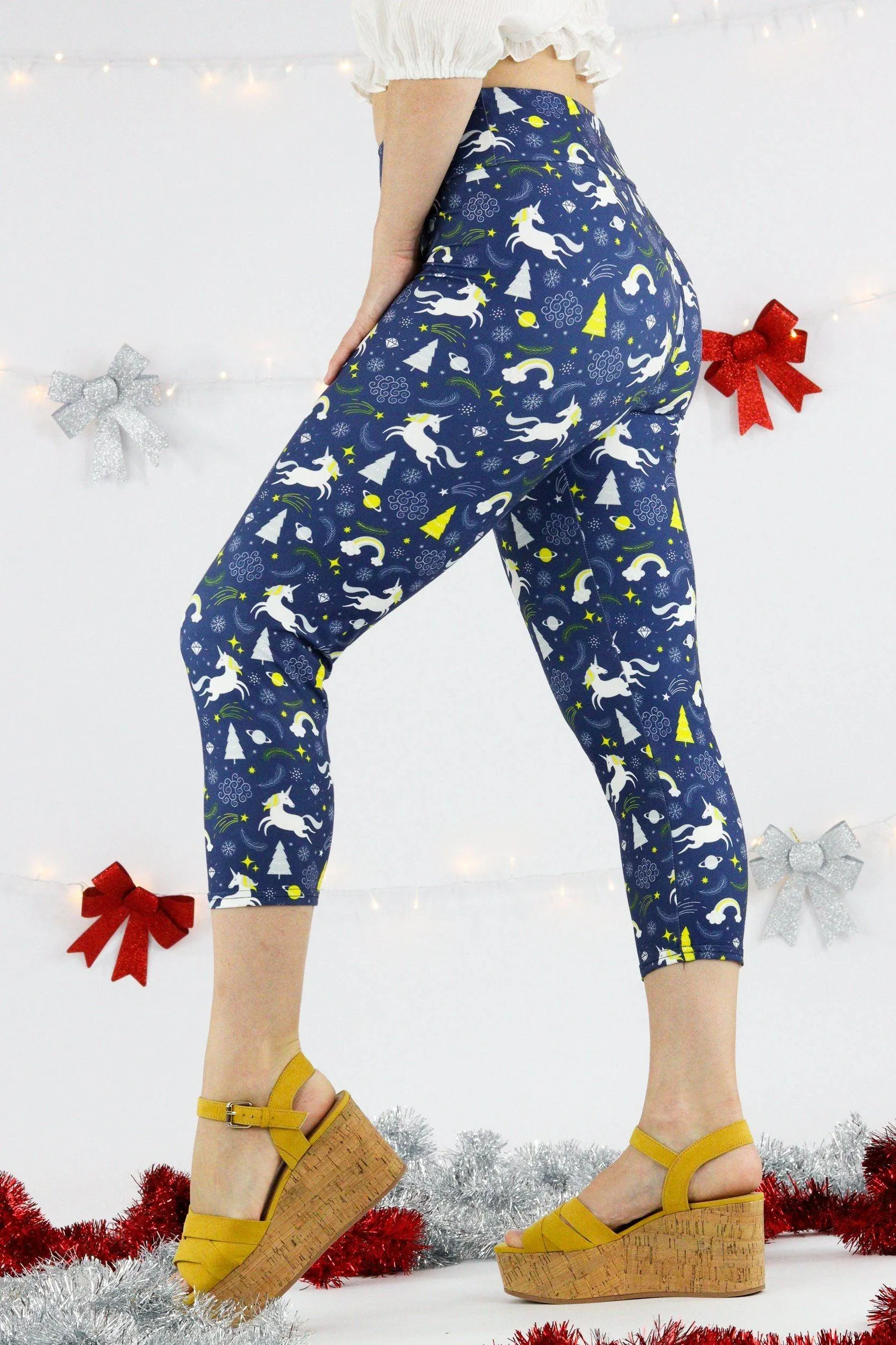 Christmas Unicorns - Casual Capri Leggings
