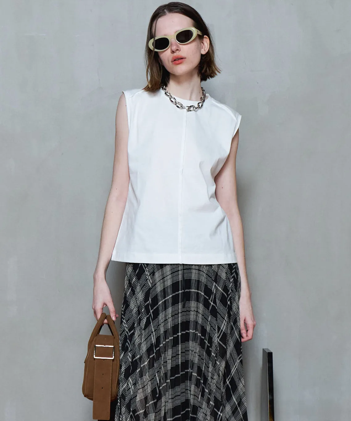Cutoff Sleeveless Tops