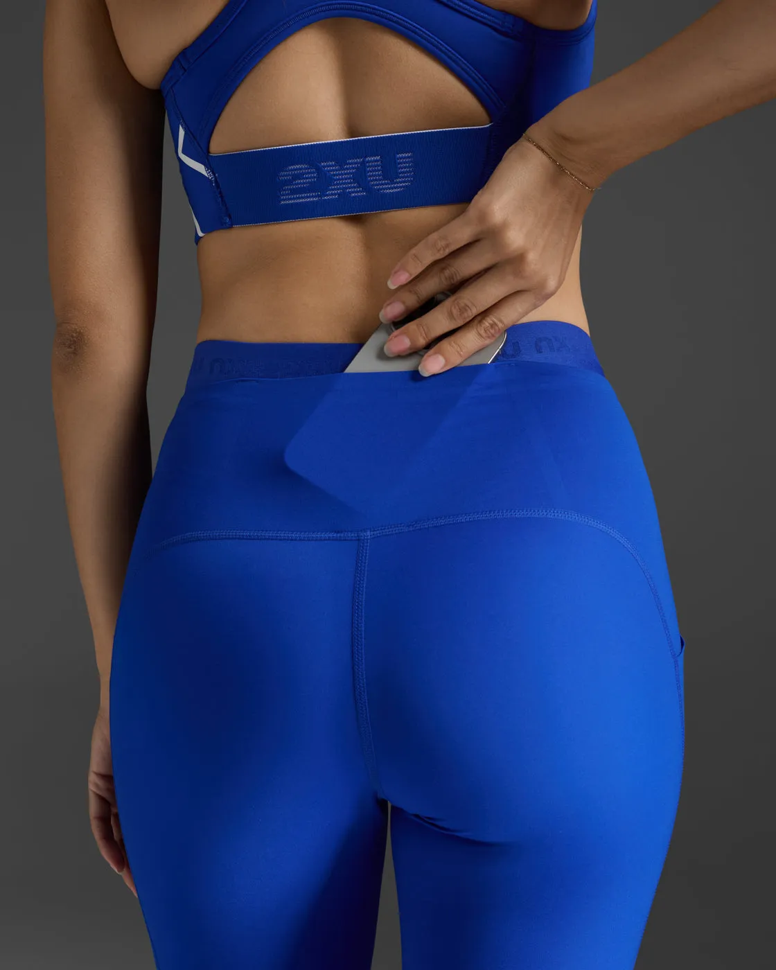 Form Stash Hi-Rise Compression 7/8 Tights with Pockets