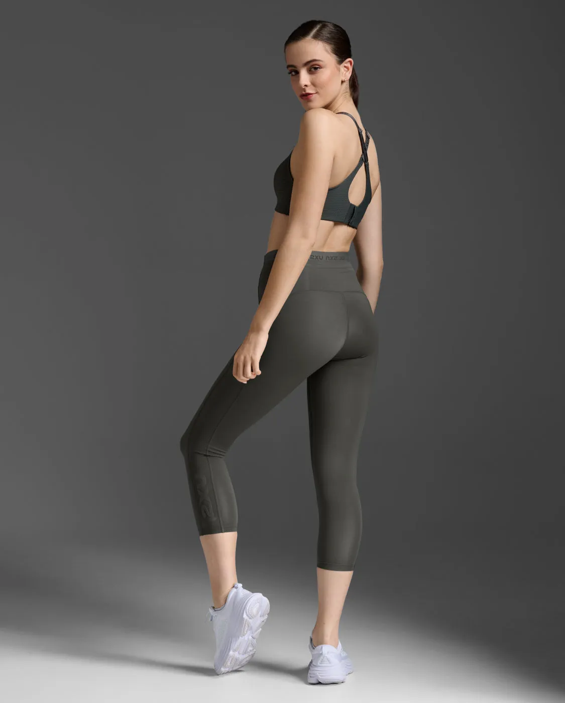 Form Stash Hi-Rise Compression 7/8 Tights with Pockets