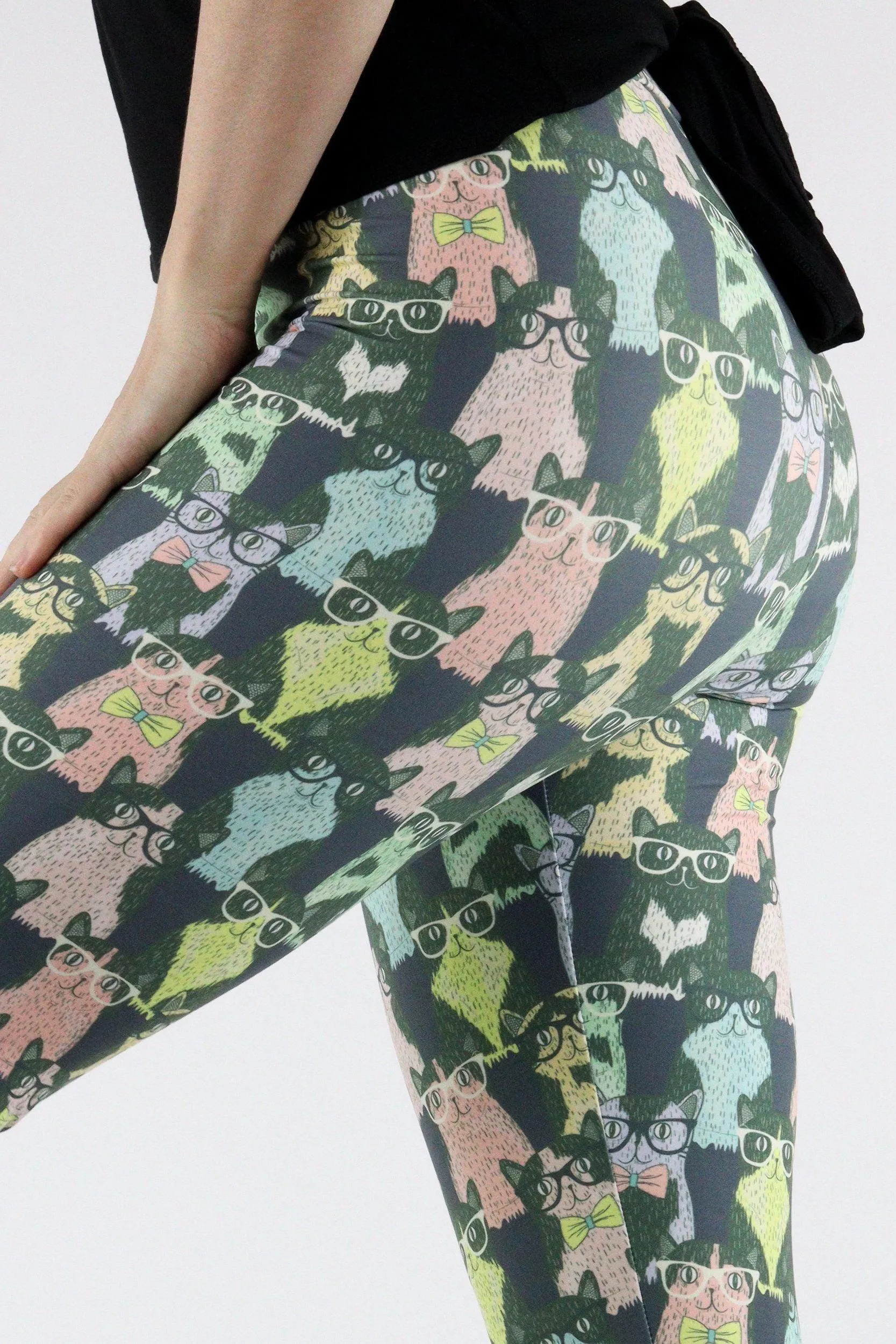 Hipster Cat - Casual Capri Leggings