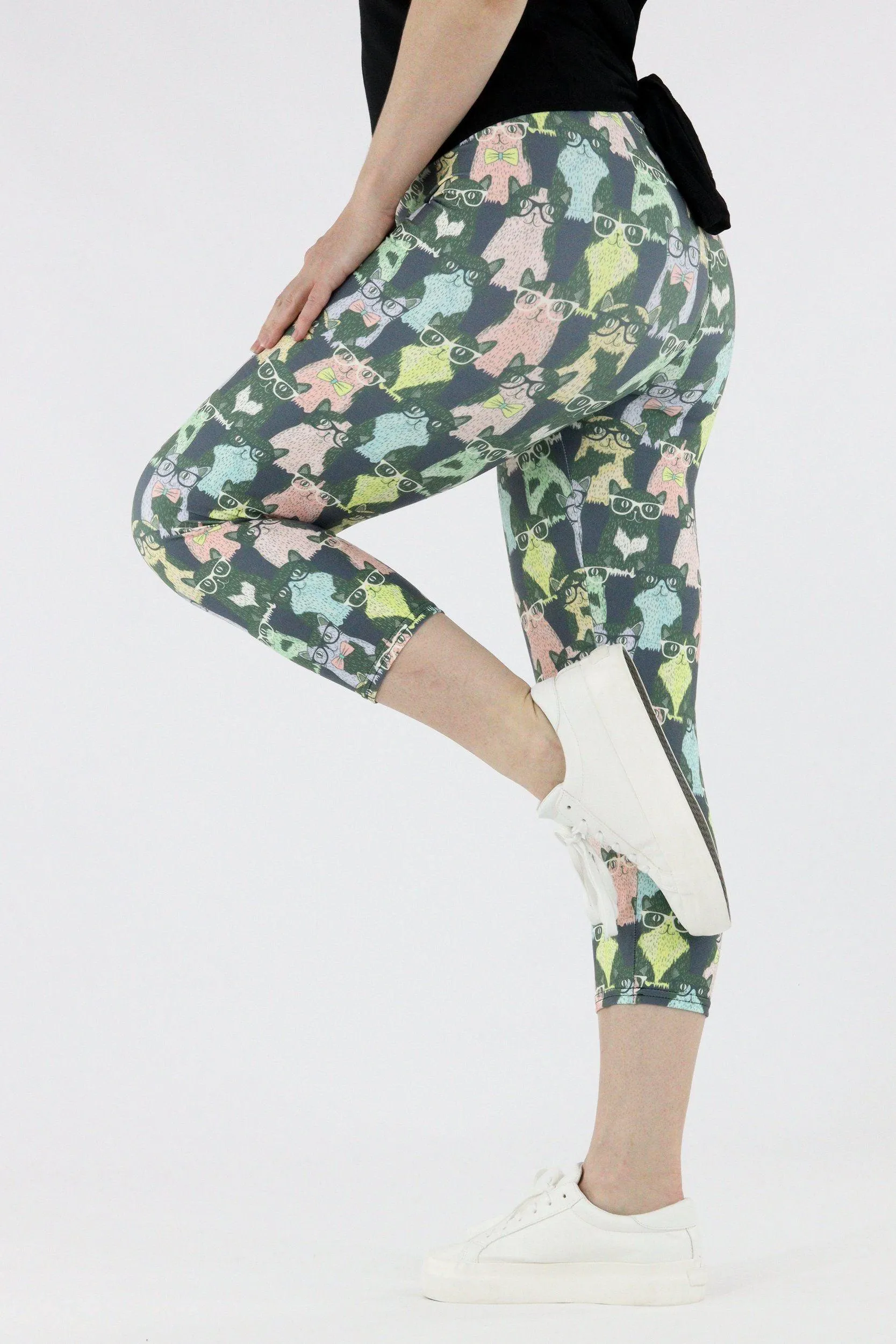 Hipster Cat - Casual Capri Leggings