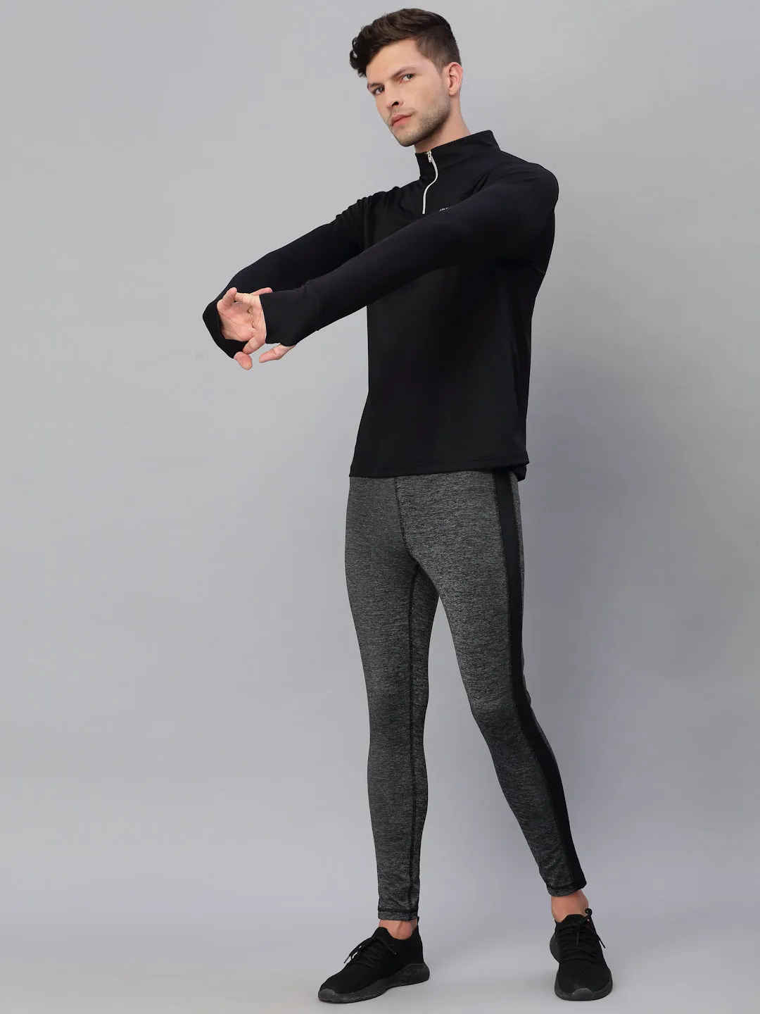 JUMP USA Outdoor Men Black Rapid-Dry Solid T-Shirts