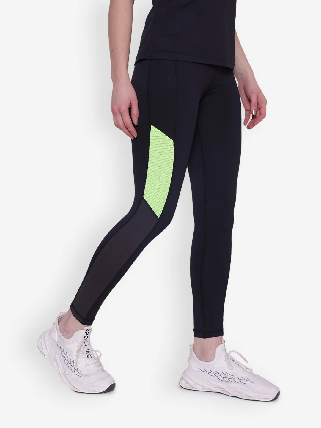 JUMP USA Women Black Solid Rapid-Dry Seamless Tights