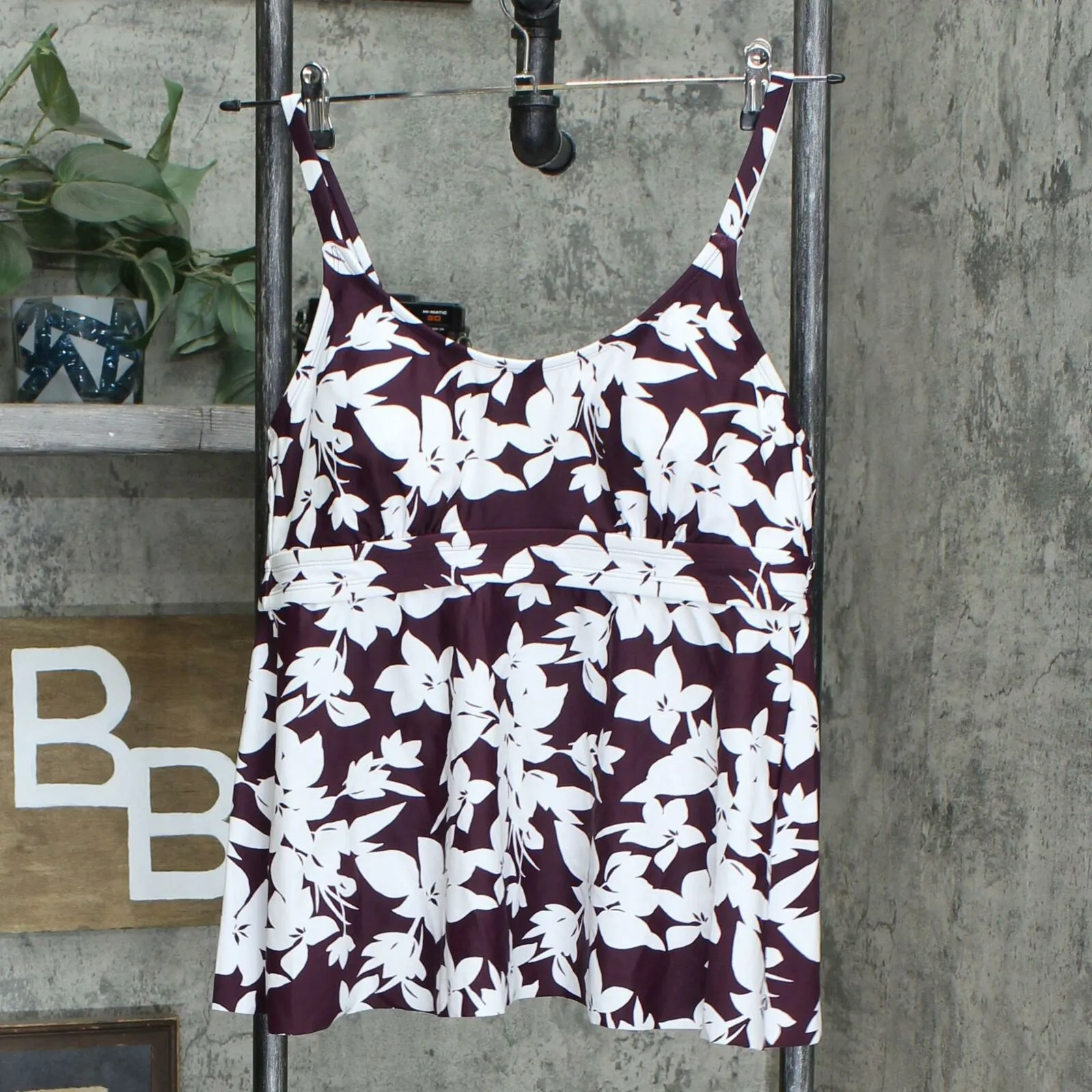 Kona Sol Women's Plus Size Scoop Neck Adjustable Tankini Top