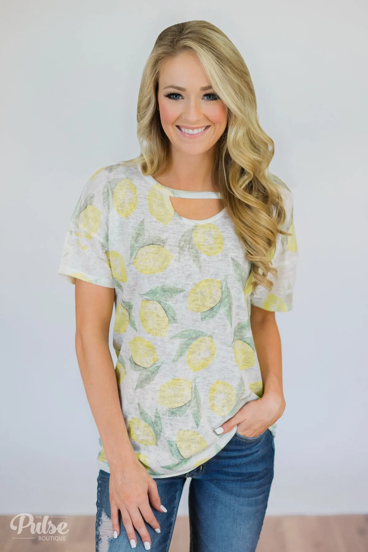 Lemon Squeeze Keyhole Top- Ivory