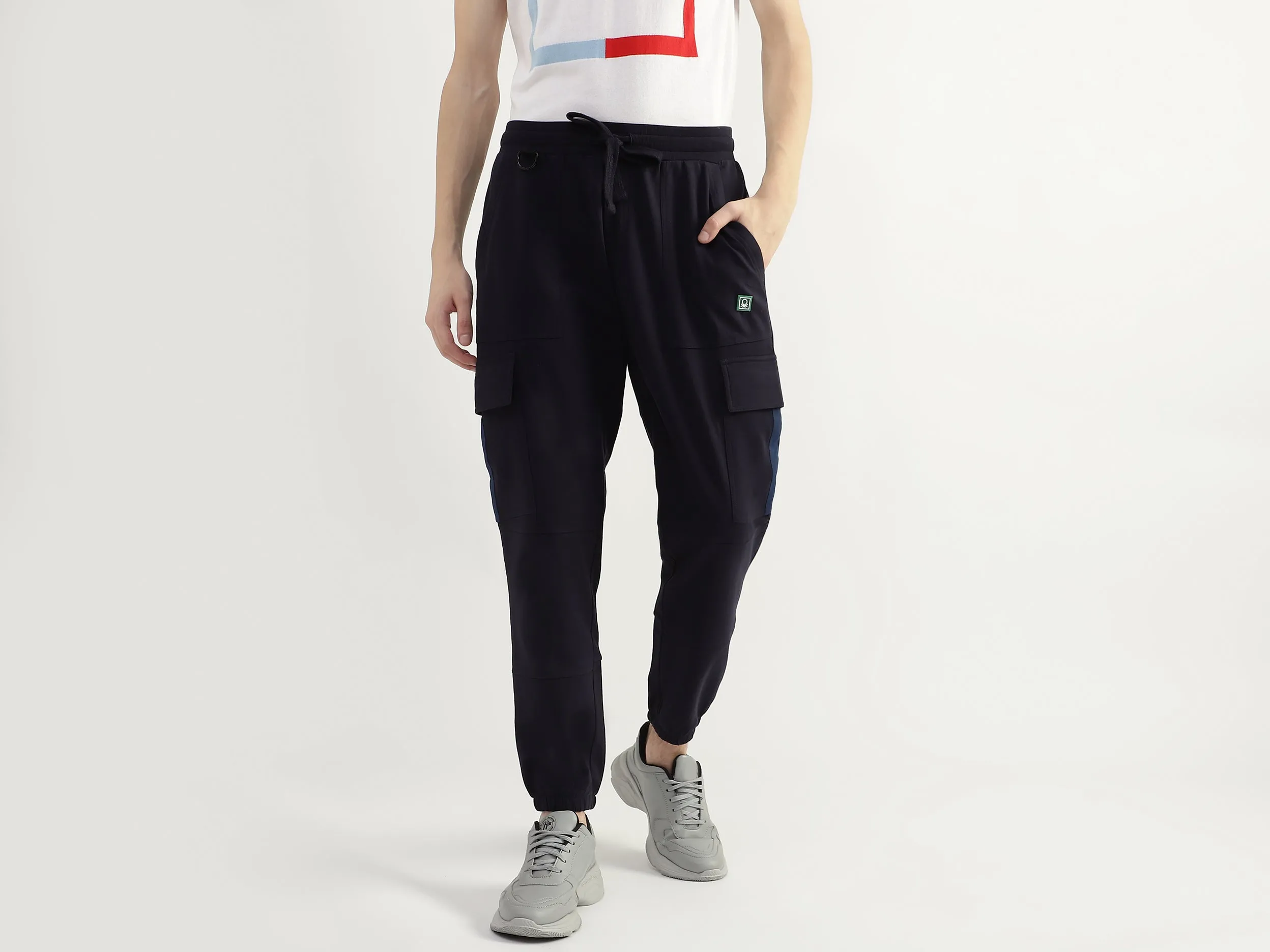 Men Solid Regular Fit Joggers
