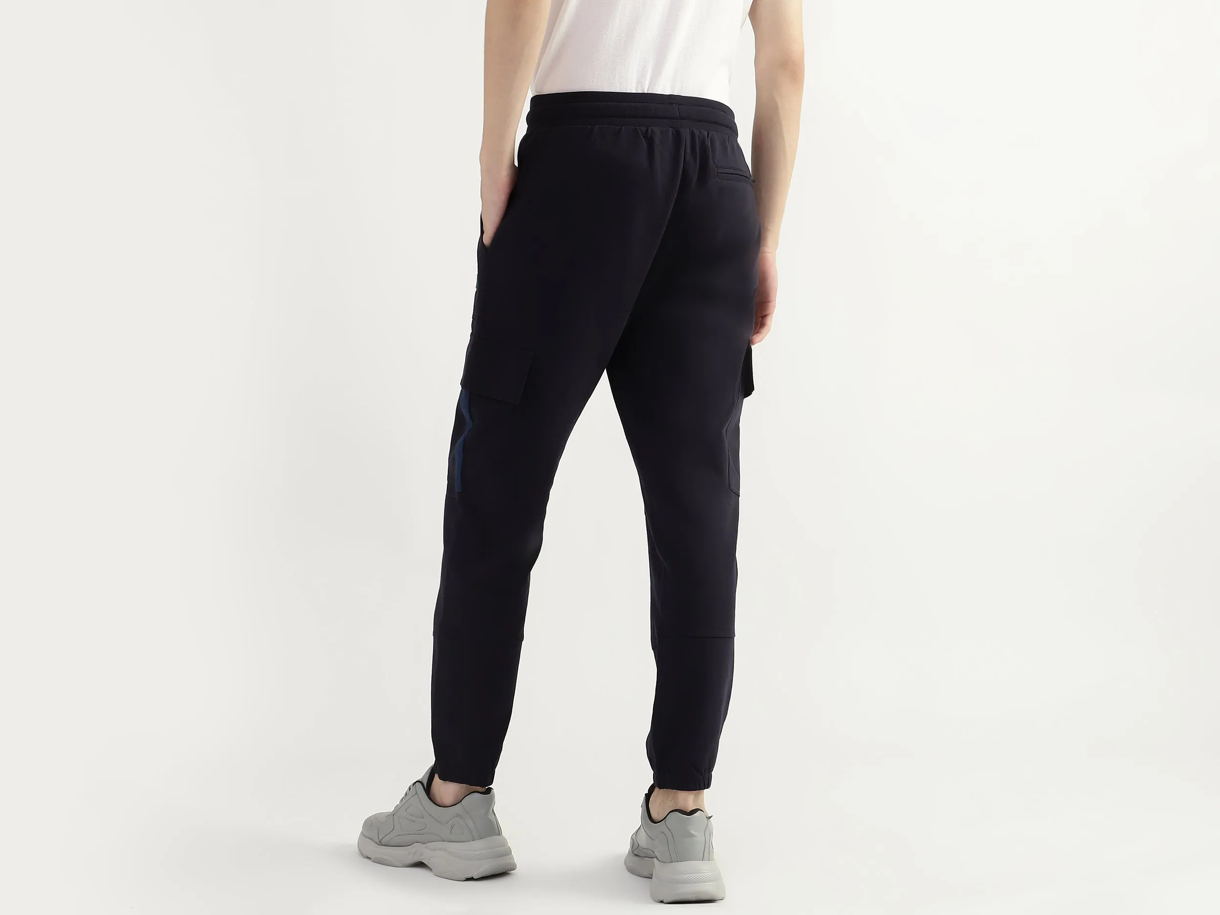 Men Solid Regular Fit Joggers