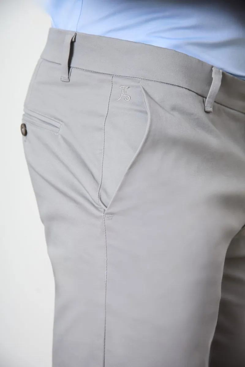 Muscle Fit Cotton Stretch Chino Trouser in Pale Grey