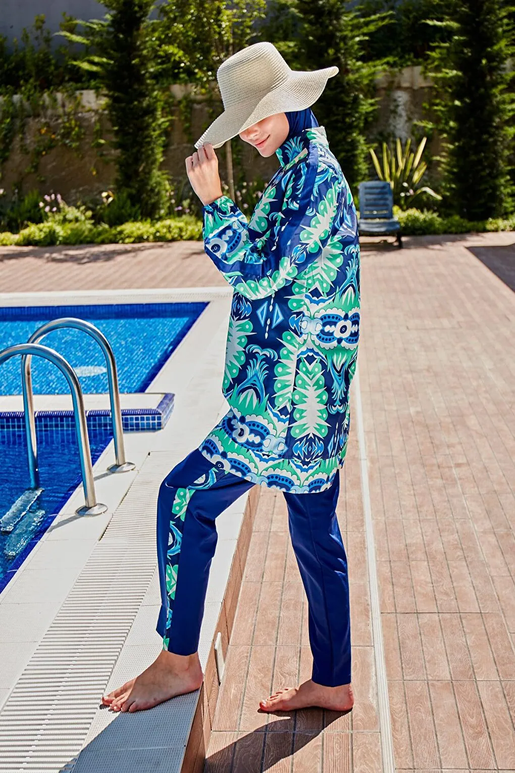 Patterned Fully Covered Hijab Swimsuit R2310