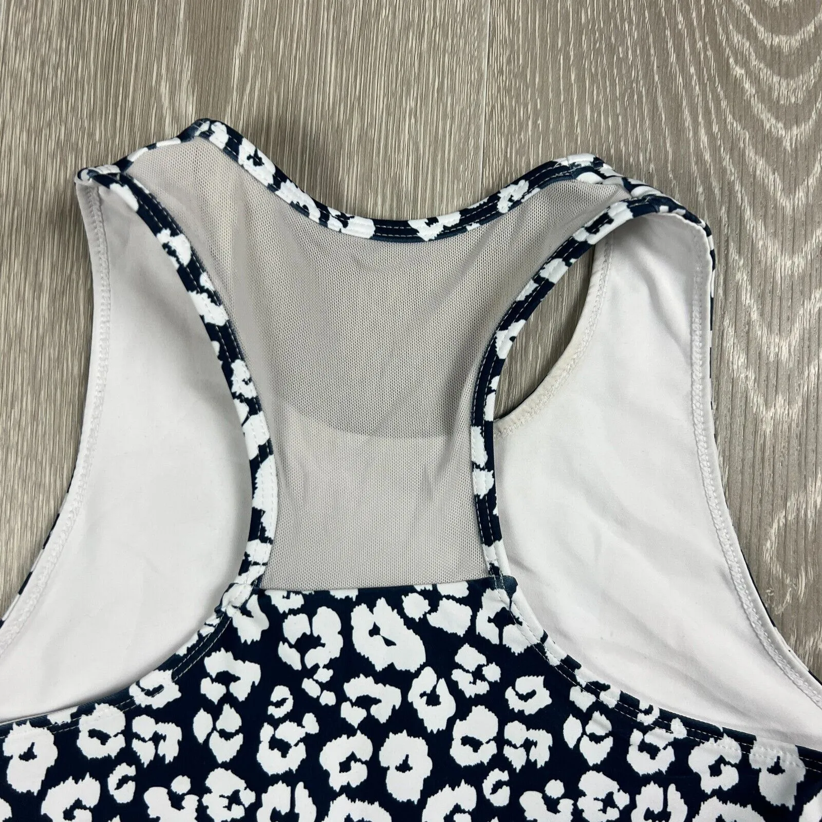 Seed Sport Womens Crop Top Size Medium (2 Tops)