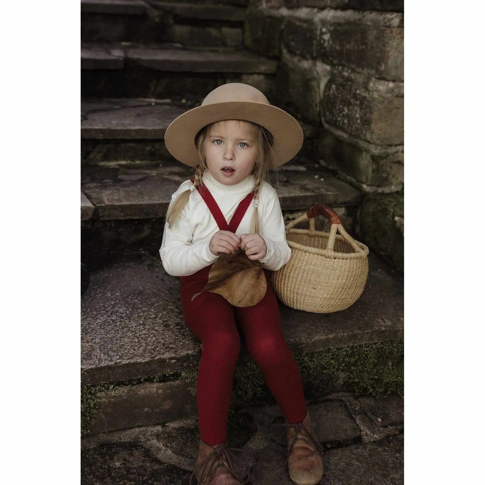 Silly Silas - Footed cotton tights with braces - Maple Leaf