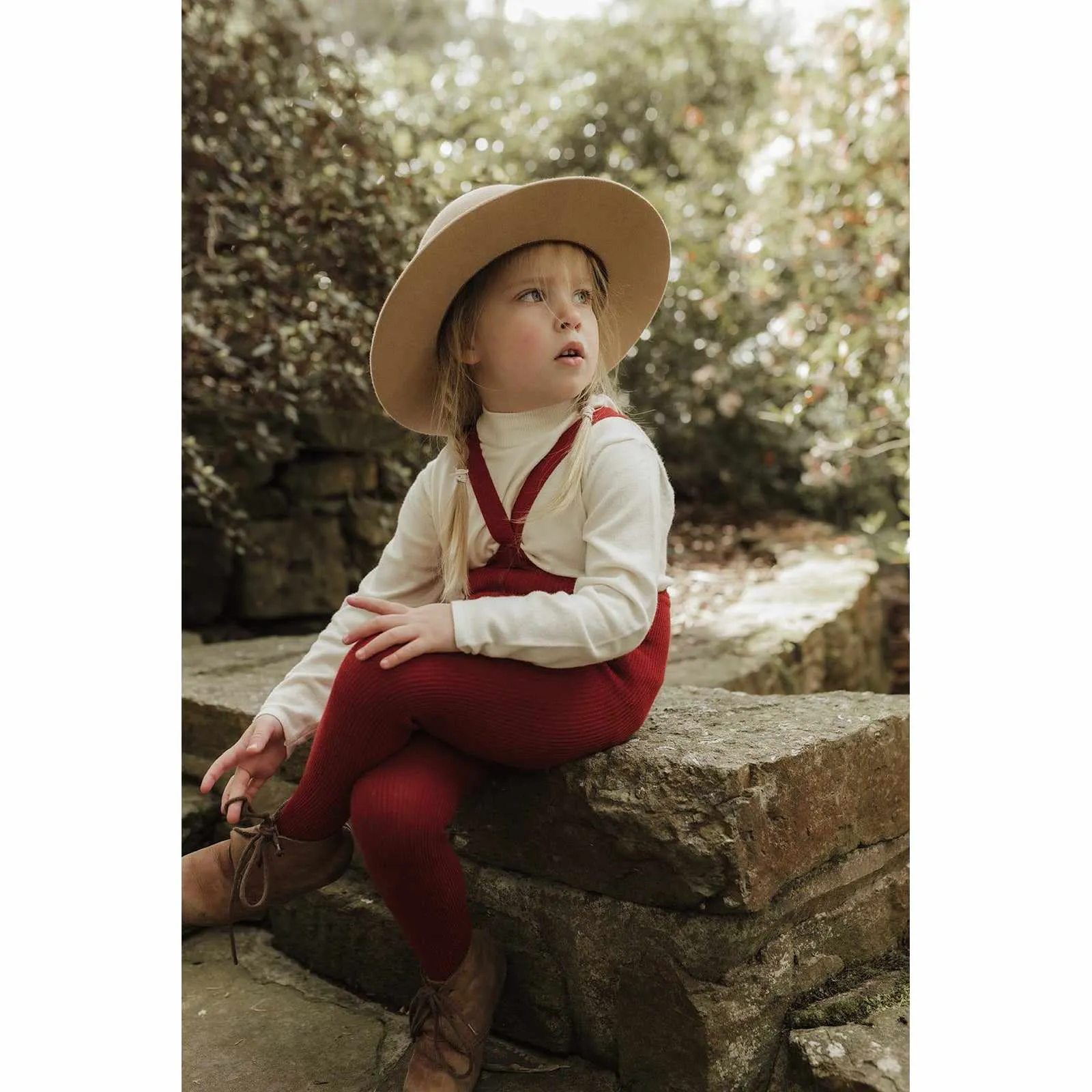 Silly Silas - Footed cotton tights with braces - Maple Leaf