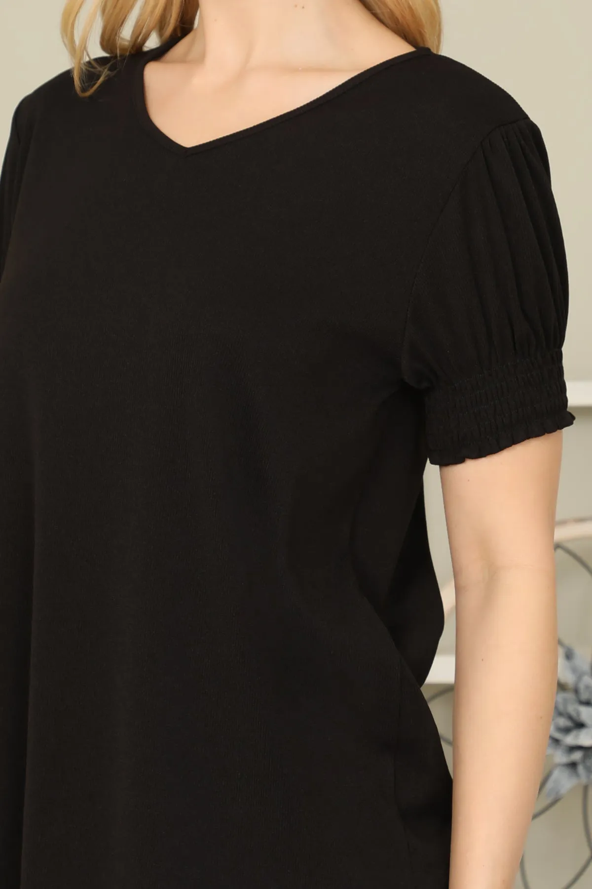 Solid Smocked Cuff Short Sleeve Top