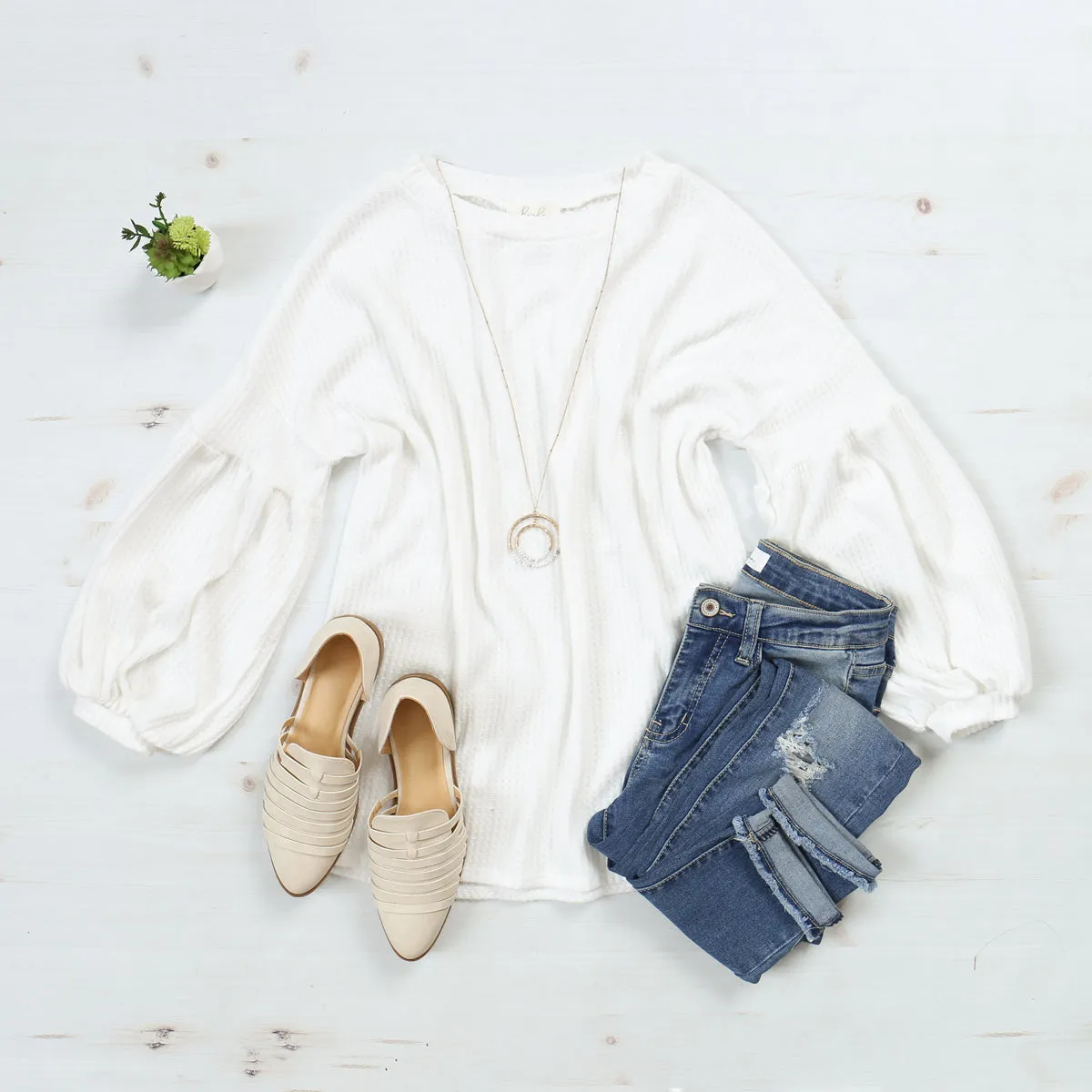 Solid Waffle Puff Sleeved Sweater