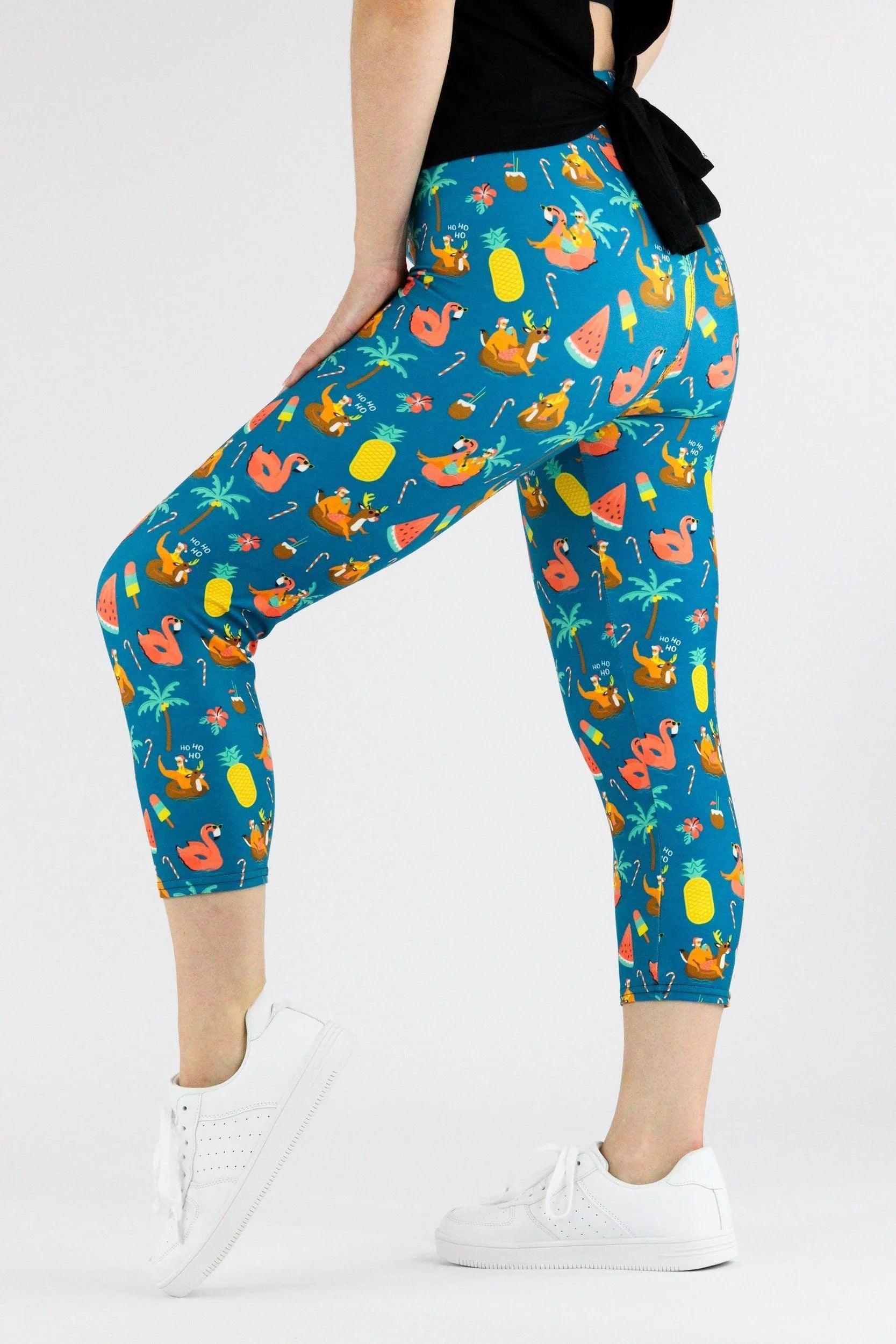 Tropical Christmas - Casual Capri Leggings