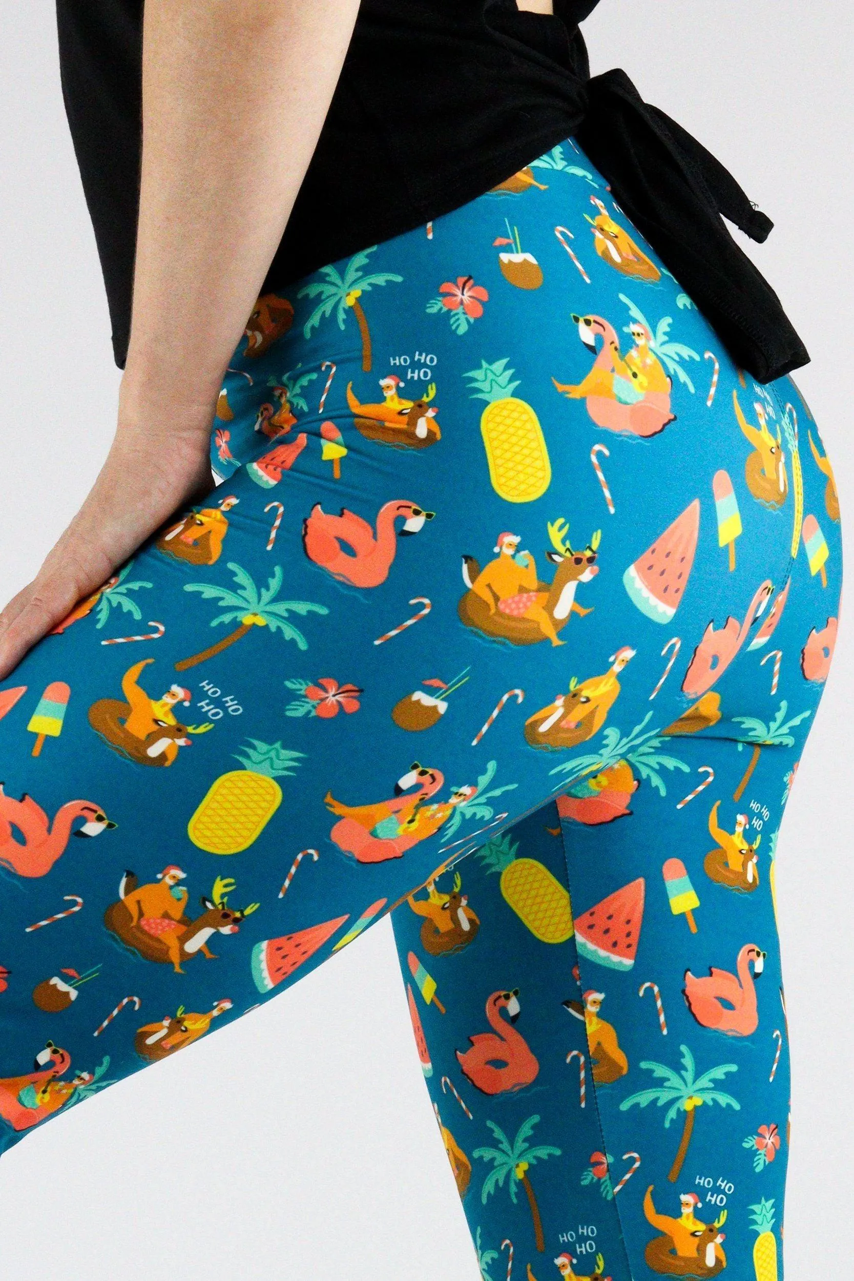 Tropical Christmas - Casual Capri Leggings